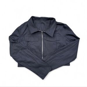 Amazon cropped Black Zip-Up top women’s medium